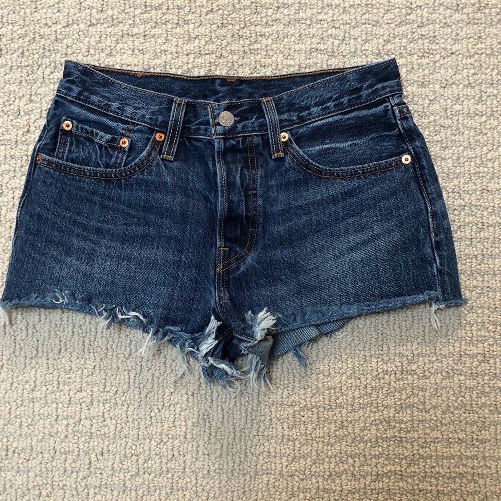 Levi’s 501 button fly cutoff shorts size 26
